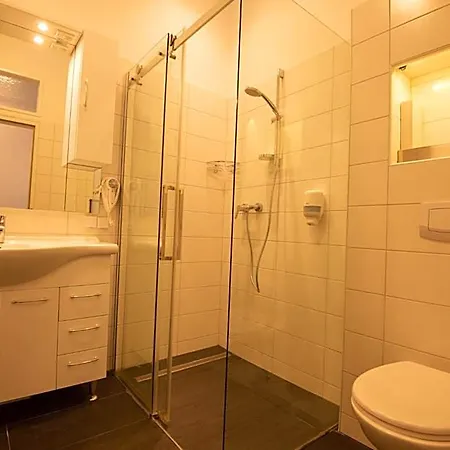 City Appartements Weiz 아파트호텔 바이츠
